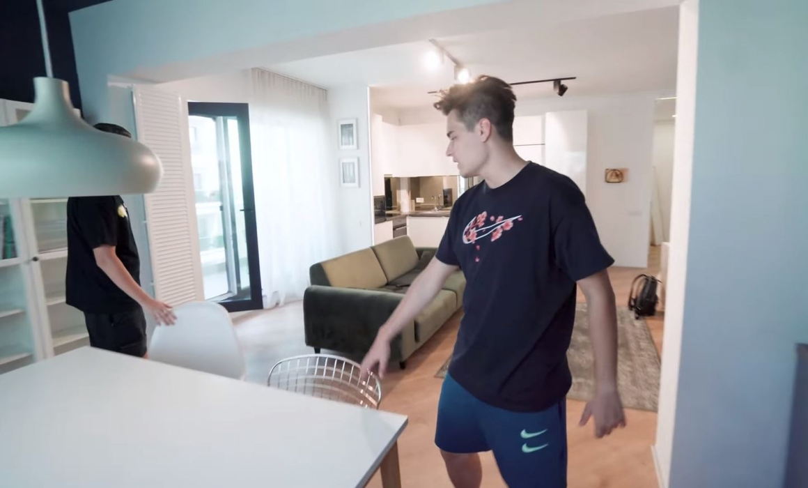 Unde locuieşte Selly, după ce a luat BAC-UL! S-a mutat la Bucureşti, într-un apartament de lux. FOTO