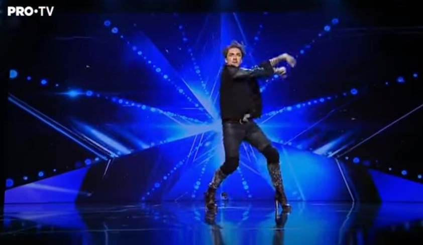 VIDEO Câștigătorul de la ”Românii au talent” a mărturisit că este bisexual. Emil Rengle: ”E greu să fii gay …”