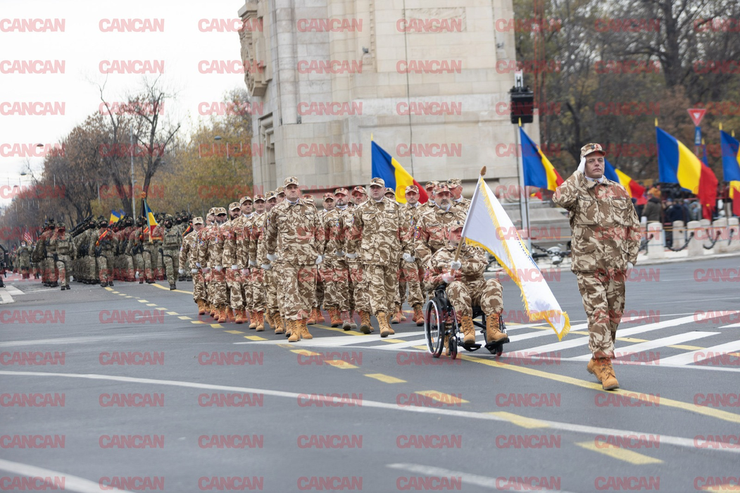 Imagini LIVE de la parada militară de 1 decembrie. Cum au apărut poliţistele la defilare. FOTO