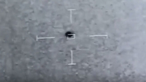 Pentagonul a confirmat totul! „Flota de OZN-uri” a SUA, filmată de marina americană : „Wow, a căzut în apă”. VIDEO