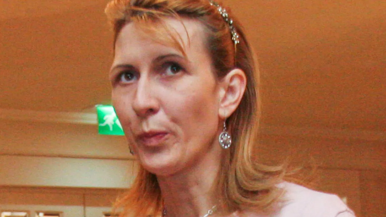 A vrut sa fie sexy, insa a facut o gafa vestimentara de proportii! Vezi aici cum si-a facut aparitia Monica Iagar la un eveniment!