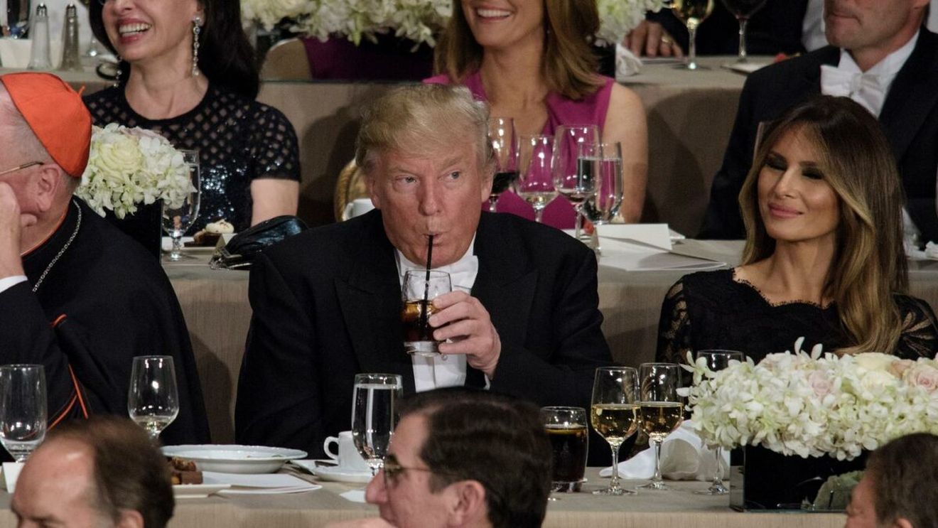 Donald Trump a semnat un ordin neobișnuit! De ce renunță la paiele de băut ecologice