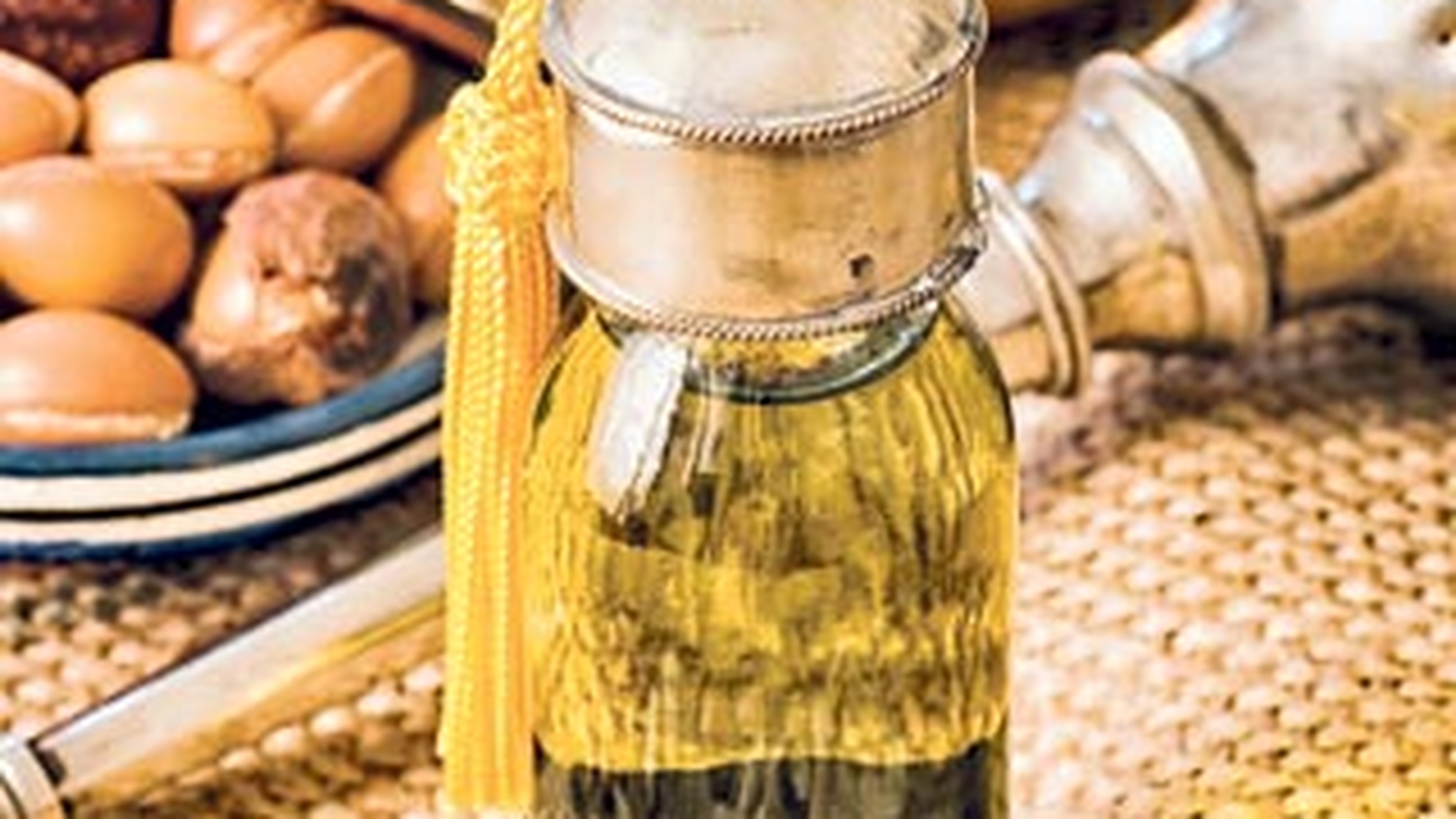 Beneficiile uleiului de argan. Cum îl poţi folosi la înfrumuseţare
