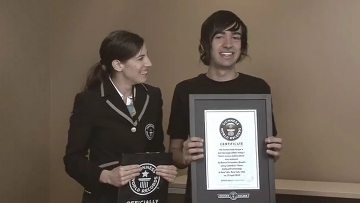 El este OFICIAL cel mai rapid om care tasteaza pe smartphone! O sa ramai uimit daca vezi cat de repede scrie! VIDEO