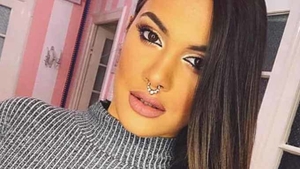 Ce face BETTY SALAM cu iubitul ei în vacanţă? Imaginea care spune TOT