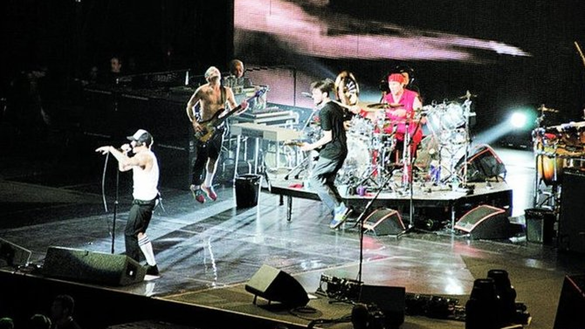 Red Hot Chili Peppers - mesaj exclusiv pentru fanii romani!