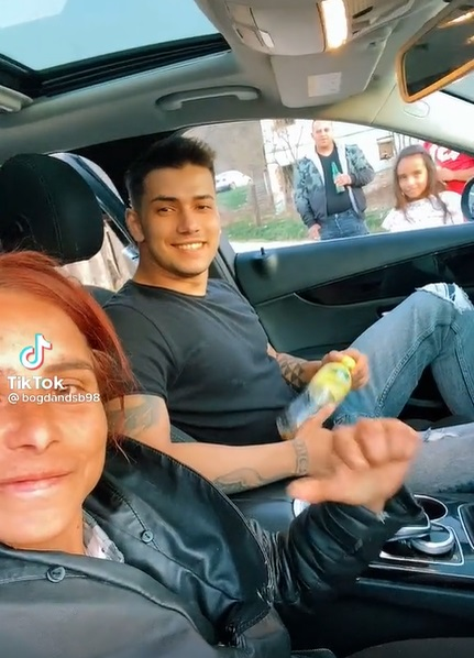 Ionuț o să moară de gelozie! Cum a ajuns Alexandra Bodi să se filmeze lângă o bunăciune, în mașină. VIDEO