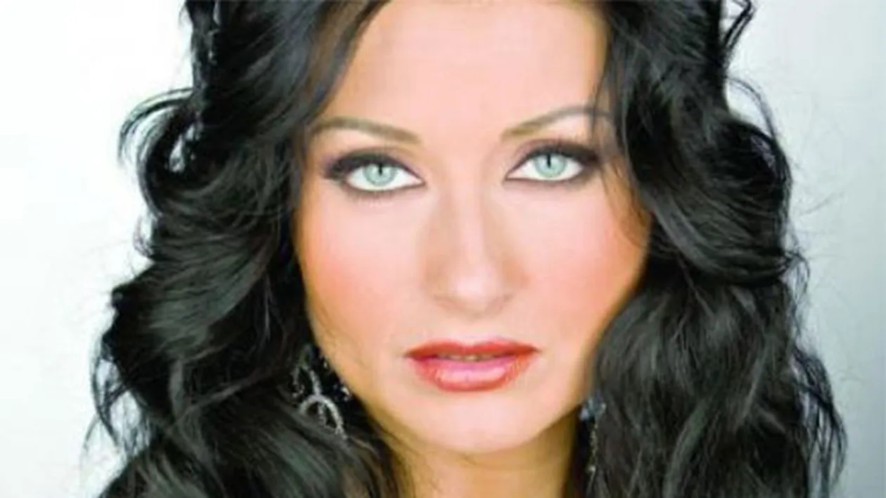 Gabi Cristea si-a facut un nou iubit? A fost insotita la mare de un barbat cunoscut in Romania!