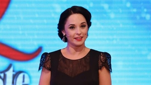 Andreea Marin n-a fost uitată de Mos! "Zâna" i s-a aşezat in poală si a fost răsplătită cum se cuvine