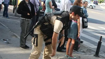 Incident ca-n filme in mijlocul Bucurestiului! Doi turci s-au luat la bataie in WC-ul unui fast-food, iar cel care a incercat sa fuga a fost imoblizat cu propria curea! Vezi intamplarea ireala!