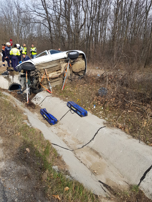 Accident grav pe DN 56. Două persoane şi-au pierdut viaţa