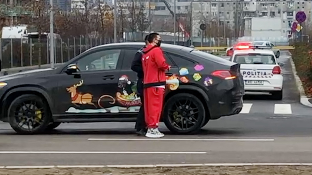 Polițiștii de la Rutieră l-au oprit pe Dorian Popa pentru a face poze cu el