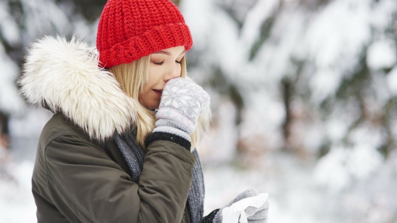 Cod portocaliu de viscol în România! Zonele în care iarna își dezlănțuie urgia: vânt puternic, ger, polei și troiene călătoare în următoarele ore