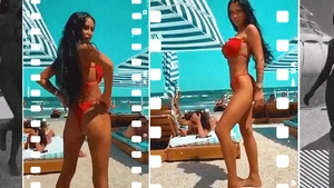 Daniela Crudu, dans erotic pe plaja din Mamaia! Imagini interzise cardiacilor cu fosta asistentă TV
