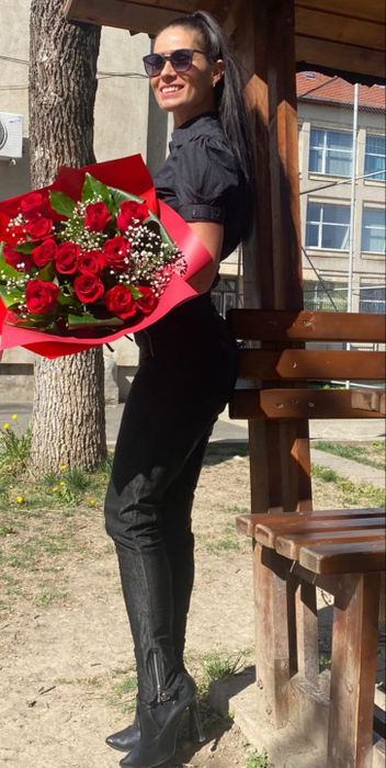 Daniela Ploia a fost invitată la o cină romantică, dar acolo avea să aibă un șoc: la ușă a apărut iubita bărbatului! (Foto: Facebooc.com)