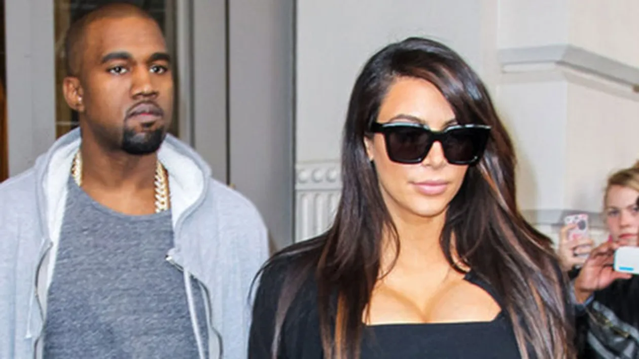 Cea mai emotionanta fotografie! Uite cum ii sta lui Kim Kardashian cu copilul in brate! Vezi cat de mica e fetita ei