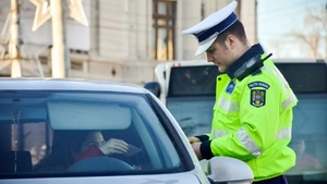 Ce a pățit un polițist din Iași, atunci când a vrut să amendeze un bărbat. Și-a schimbat decizia cu lacrimi în ochi și...