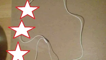 Poza cu această pereche de căști a creat isterie pe Internet! A fost cumpărată de un tânăr din Iași de pe un site preferat de români