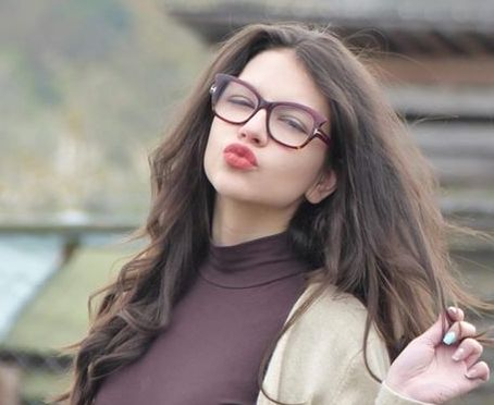 Cleopatra Stratan, apariție de nerecunoscut! Are părul creț și…
