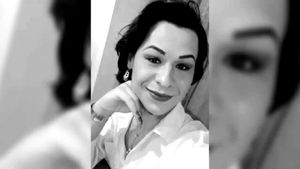 Monalisa, transgenderul care a murit ars de viu în timpul unui live, poveste de viață impresionantă. Provenea dintr-o familie modestă și avea 6 frați