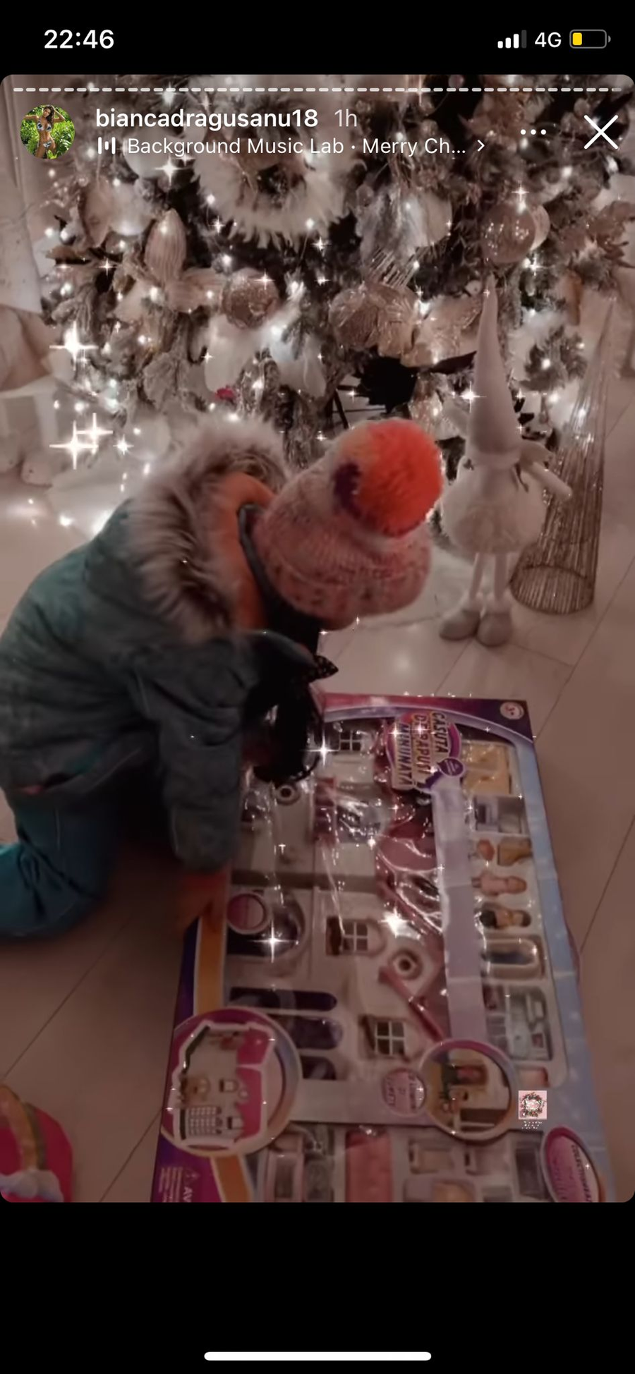 Fiica Biancăi Drăgușanu este foarte fericită cu ce i-a adus Moșul