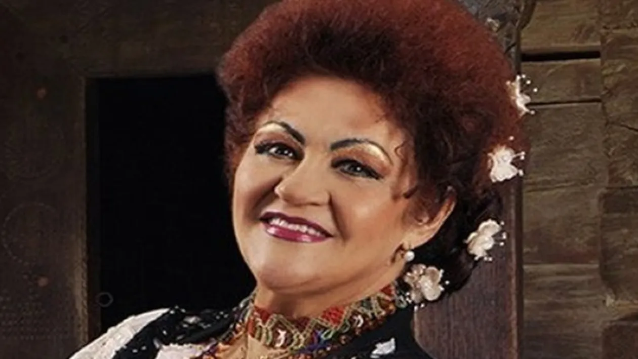 Obsesia pentru frumusete a atins si o respectabilă doamnă din muzica populară. Ce interpretă si-a tatuat buzele si sprâncenele