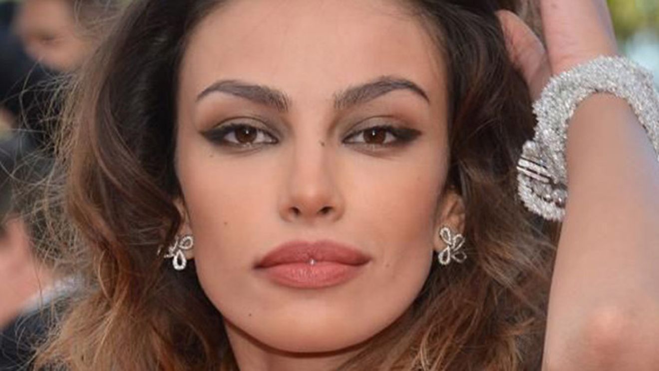 BOMBA! Madalina Ghenea A NASCUT? Imaginea care a creat isterie pe NET: "O mama superba si un copil minunat"