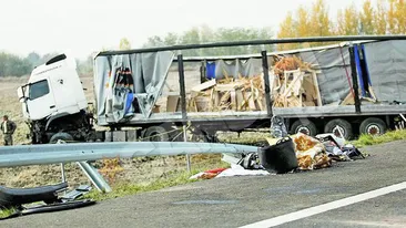 Soferul TIR-ului ucigas are de achitat 15.000 de euro pentru stricaciunile drumului Mako-Szeged din Ungaria! Pus sa plateasca autostrada