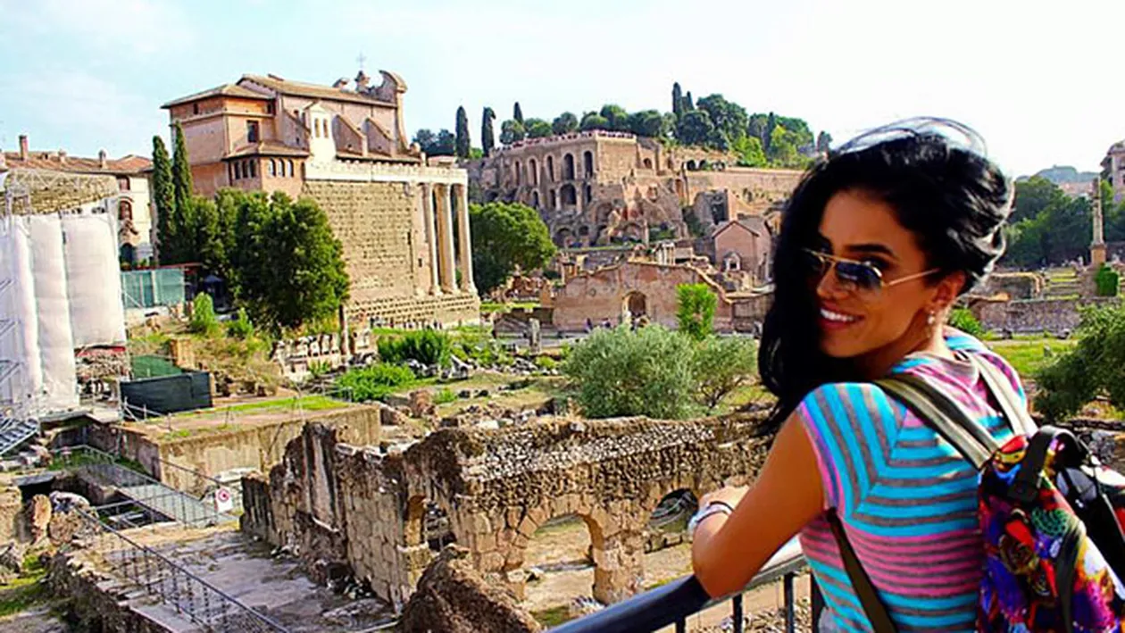 Adelina Pestritu, fara lenjerie intima. S-a intins pe iarba si a facut ASTA de fata cu toata lumea!