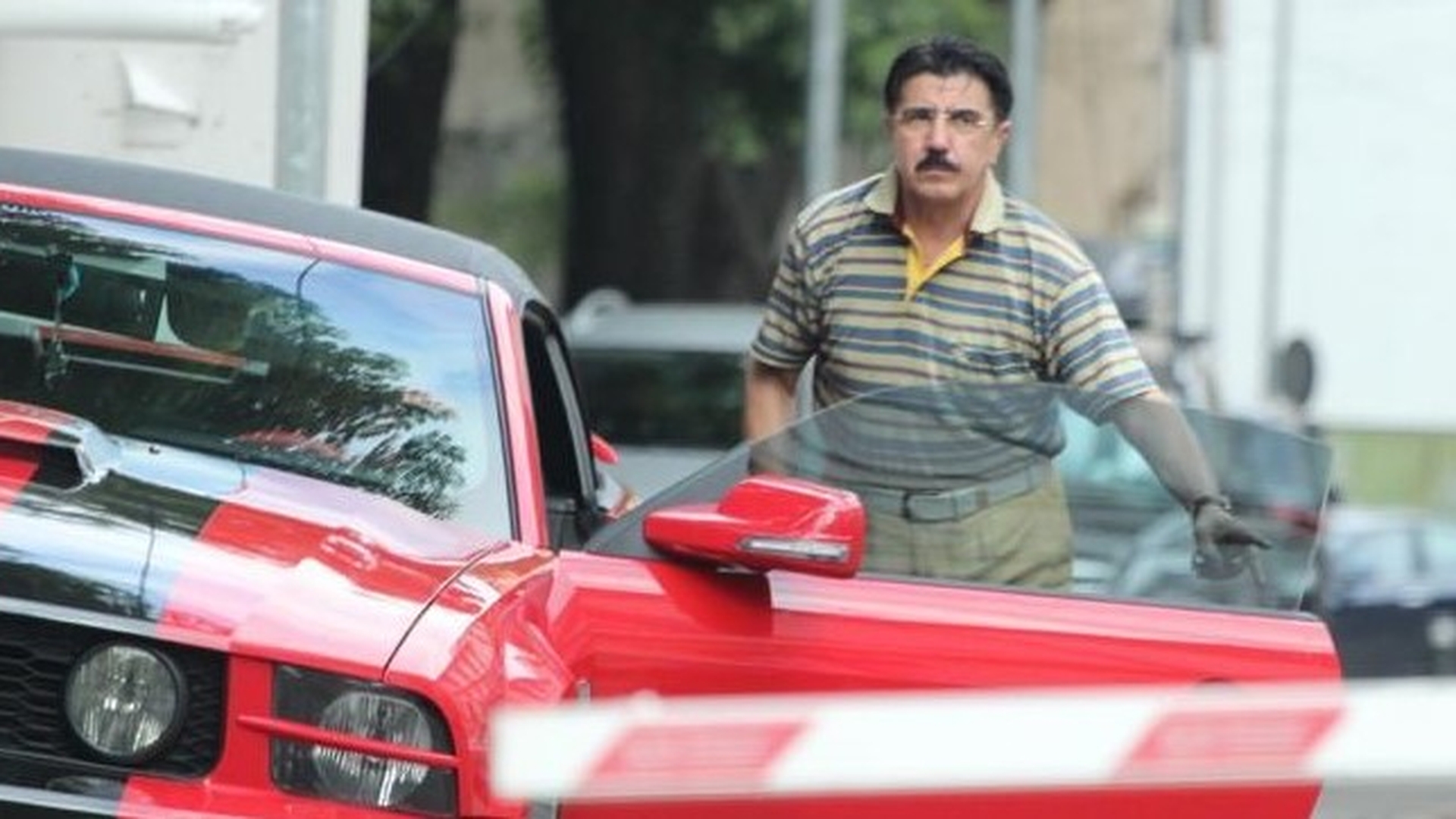 Controversatul judecător Corneliu Bogdan Ion-Tudoran, suspectat că a ”trecut” un Ford Mustang pe numele soacrei