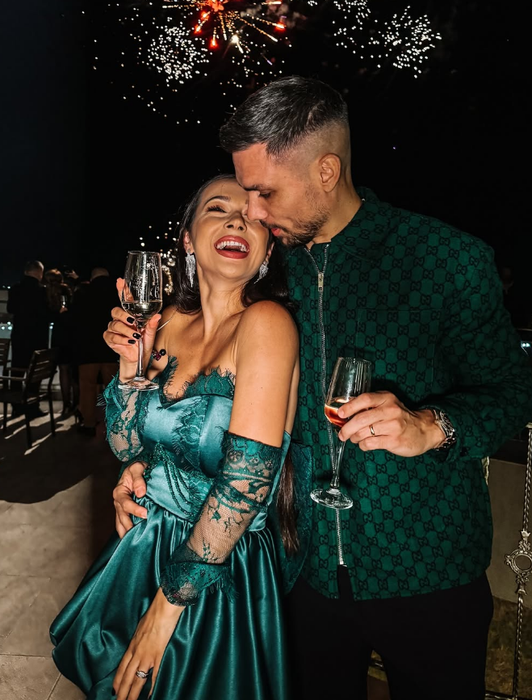 Nu e o glumă! Suma fabuloasă pe care a primit-o Vlăduța Lupău în noaptea de Revelion, pentru o oră și jumătate de cântat