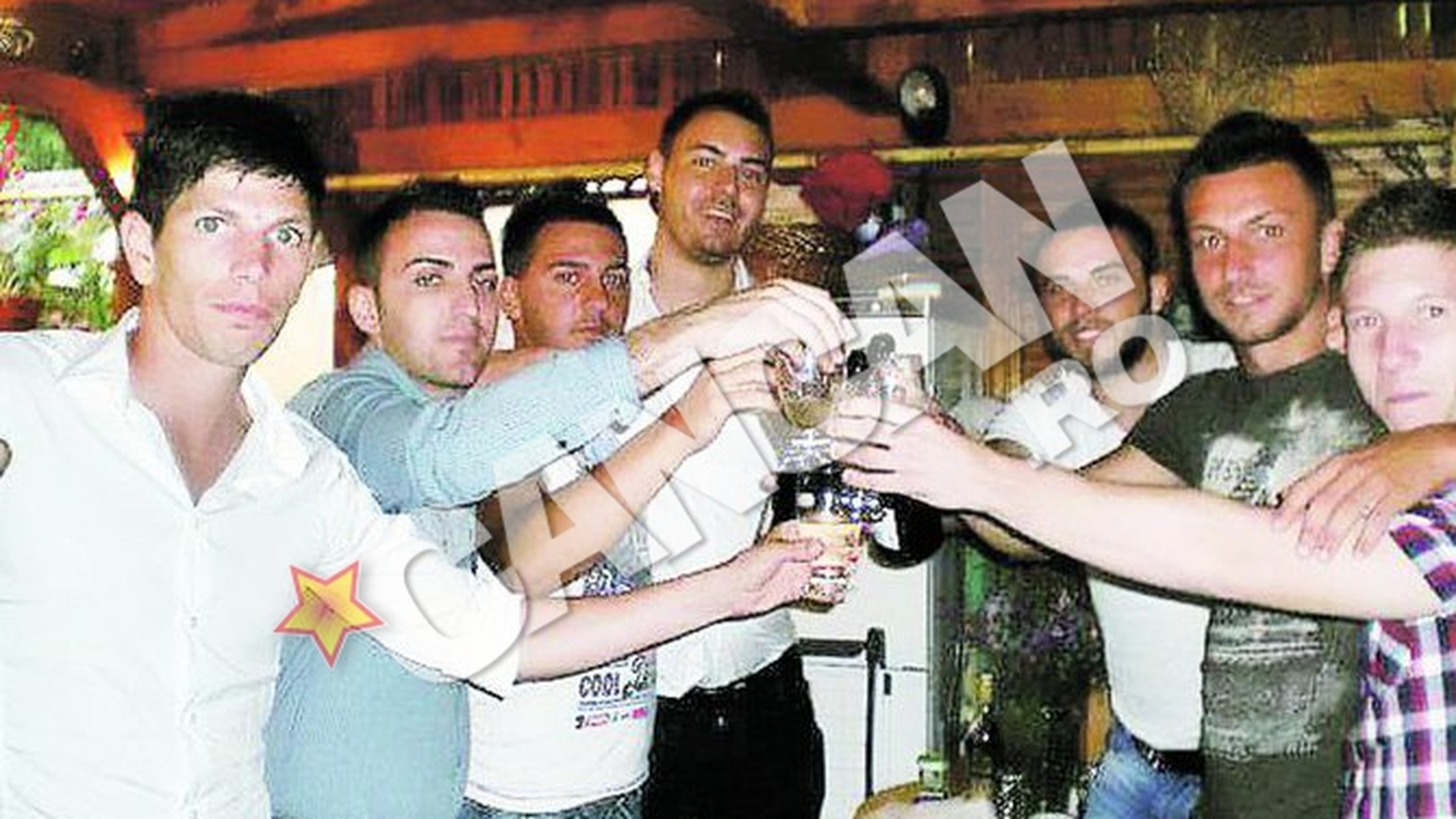 Se descurca bine la baut palinca!