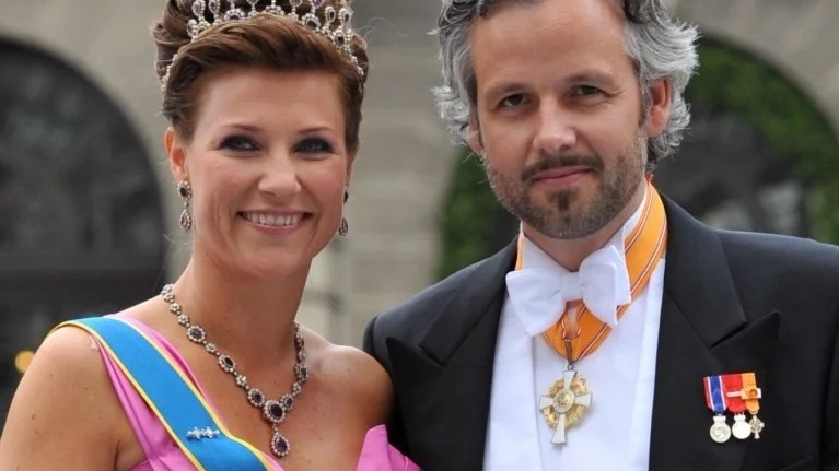 Doliu în Familia Regală Norvegiană. Ari Behn, fostul soț al prințesei Martha, s-a sinucis la 47 de ani