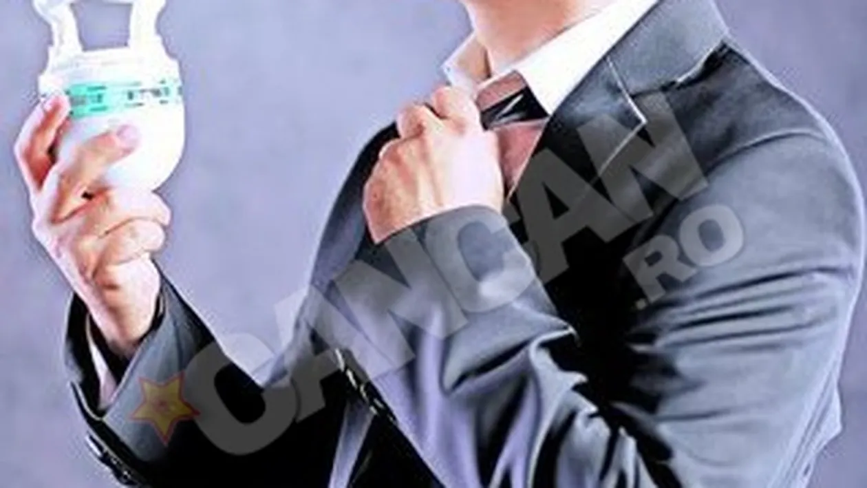 Zoli de la Sistem, ecologist pana in panzele albe. Arunca becurile... selectiv