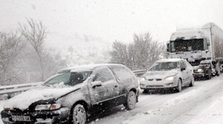 30 de persoane au fost recuperate de jandarmi de pe Autostrada A2 Bucuresti - Lehliu!