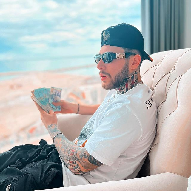 Ce afacere a primit Philip de la tatăl său/ Sursă foto: Instagram.com
