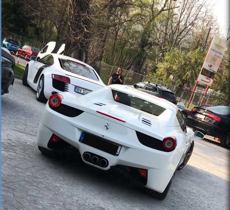 Adi Minune a ieșit cu ”amanta” Oana la un restaurant de lux, cu Ferrari-ul de 200.000 de euro