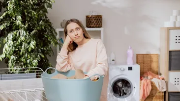 (P) Cele mai frecvente greșeli de spălare care strică hainele