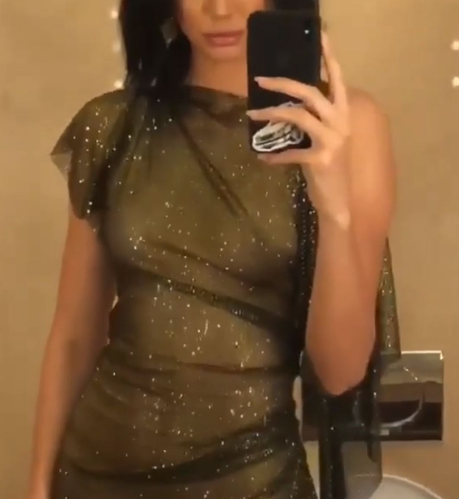 Kendall Jenner, aproape goală pe covorul roșu de la Cannes! Manechinul a venit cu sânii la vedere