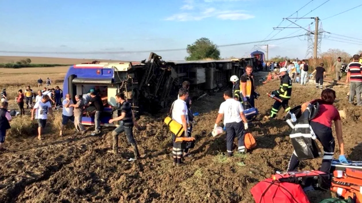 Tren deraiat în Turcia: Cel puțin 24 morți și 73 de răniți