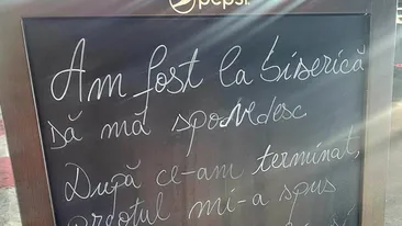Mesajul viral scris pe tăblița de intrare al unui restaurant! Clienții au izbucnit în râs când au citit