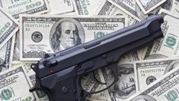 VIDEO Jaf armat pe o strada din Capitala! Doi oameni au fost talhariti de trei hoti inarmati