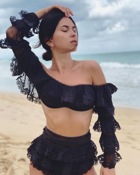 Inna, apariție de senzație pe plajă! Artista i-a lăsat pe toți mască