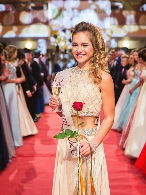 A vrut să îşi facă un selfie, dar a sfârşit tragic. Gimnasta Natalia Stichova a murit/ sursă foto: Instagram