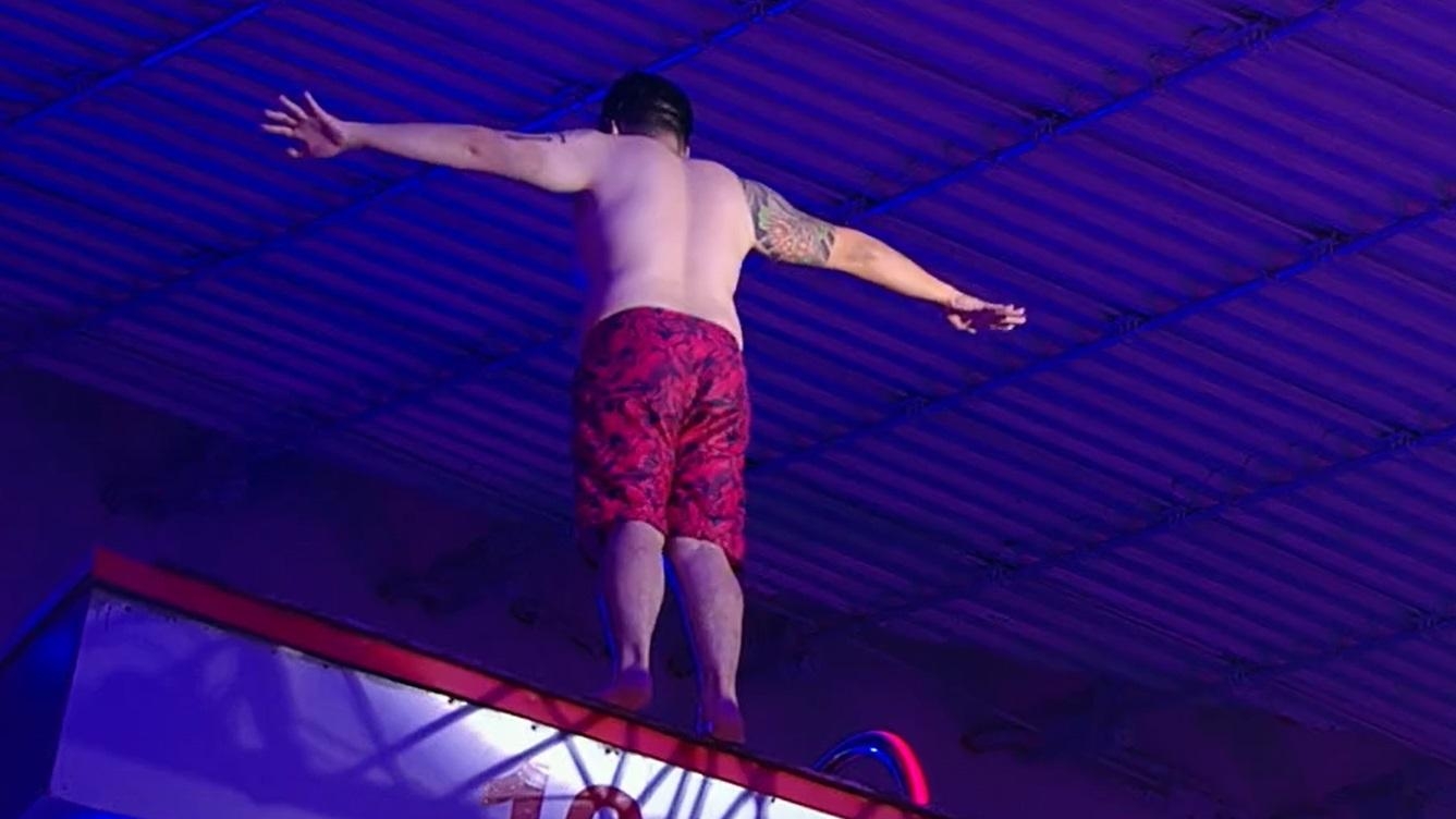 Rikito Watanabe, la un pas de o accidentare gravă la “Splash! Vedete la apă”. A făcut o săritură riscantă, s-a dezechilibrat și… | FOTO