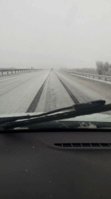 Circulaţie îngreunată pe A1, din cauza unor accidente şi a ninsorii