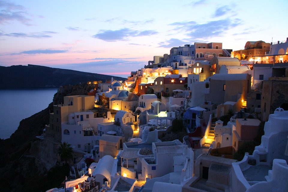 Vremea în Grecia! Atenție, turiști! Temperaturile în următoarea lună pentru Atena, Lefkada, Thassos, Kos și Santorini