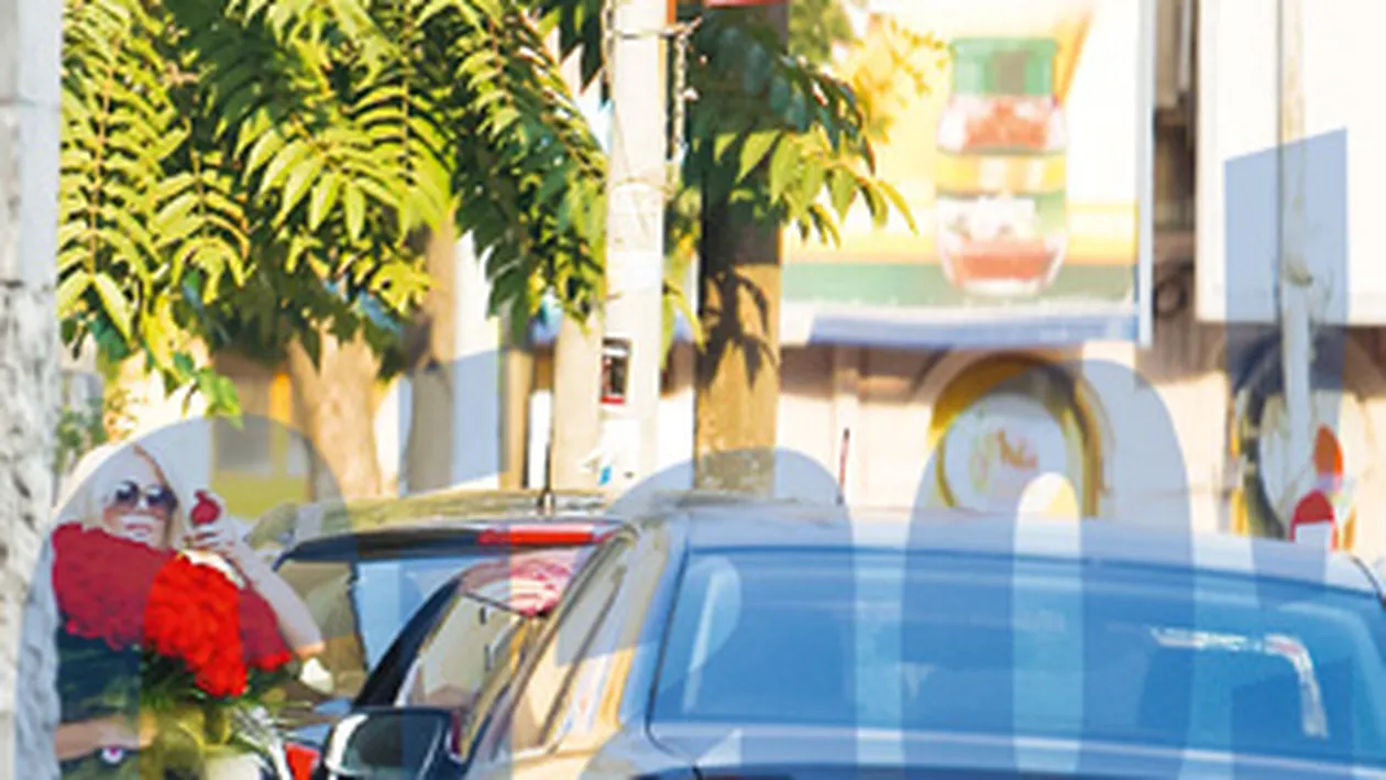 Un admirator secret i-a trimis Laurei Cosoi un buchet imens de trandafiri! Afla ce mesaj i-a transmis expeditorul