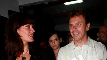 POVESTI DE AMOR Anca Turcasiu l-a agatat, acum 15 ani, pe actualul ei sot. S-a uitat intai sa vada daca are verigheta! Vezi de ce au vrut sa se desparta de doua ori!