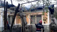 Incendiu violent în Dâmbovița. Trei case au fost cuprinse de flăcări